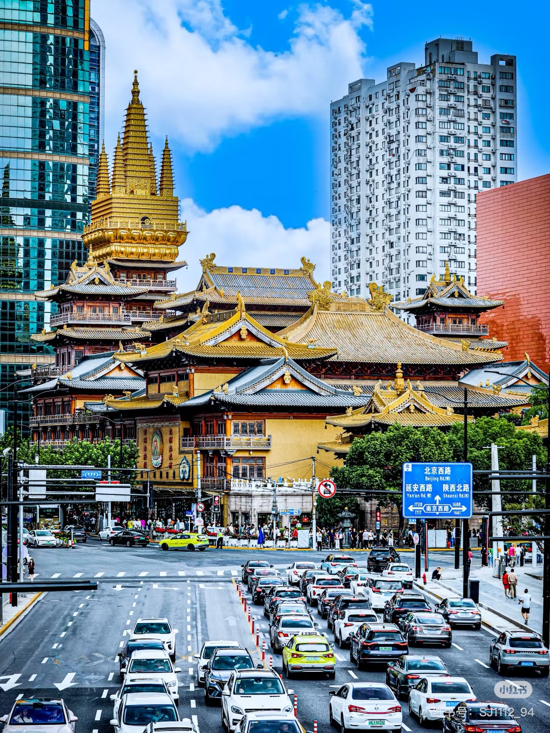 Jinjianggou Hot Spring (experience the warmth of a hot spring amid ice and snow